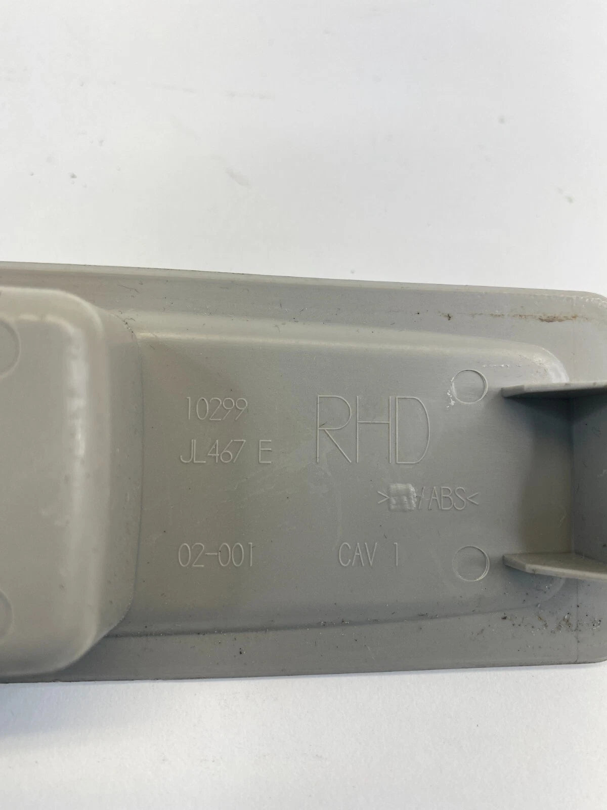 04-07 CADILLAC SRX 03-07 CTS FRONT PASSENGER WINDOW SWITCH BEZEL 10299-JL467 OEM