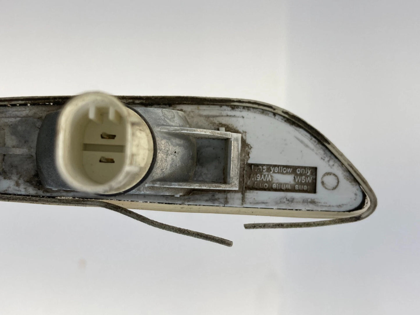 2004-2007 BMW 530I 525I FRONT RIGHT PASSENGER SIDE MARKER FENDER LIGHT LAMP OEM