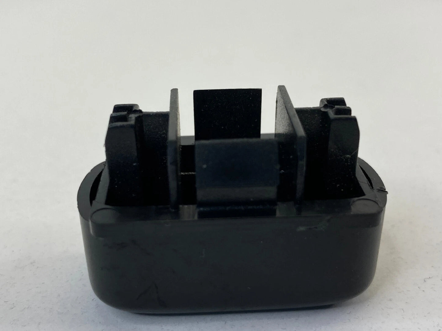 99 00 01 02 03 04 CHEVROLET CHEVY TRACKER CENTER DASH COVER SWITCH TRIM PANEL