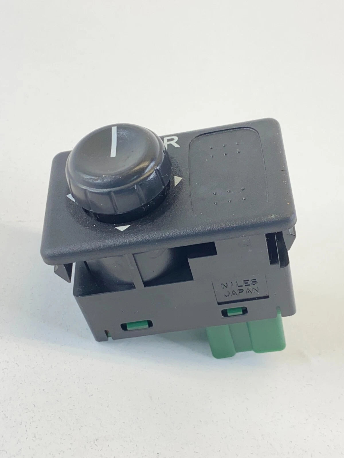 2000 2001 2002 NISSAN MAXIMA DASH POWER MIRROR CONTROL POSITION SWITCH OEM