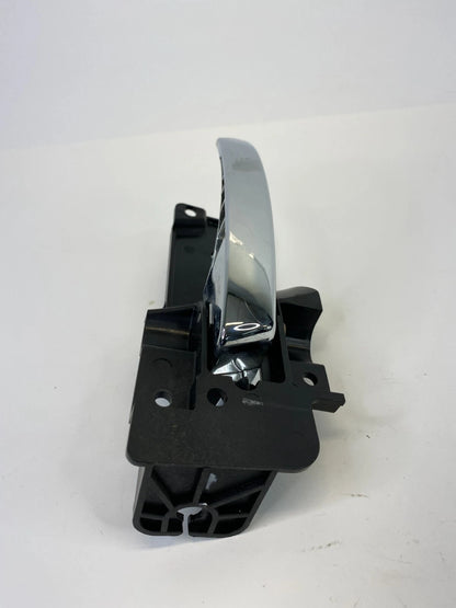 08-10 CHRYSLER TOWN & COUNTRY FRONT RIGHT SIDE INTERIOR DOOR HANDLE 05020798AC