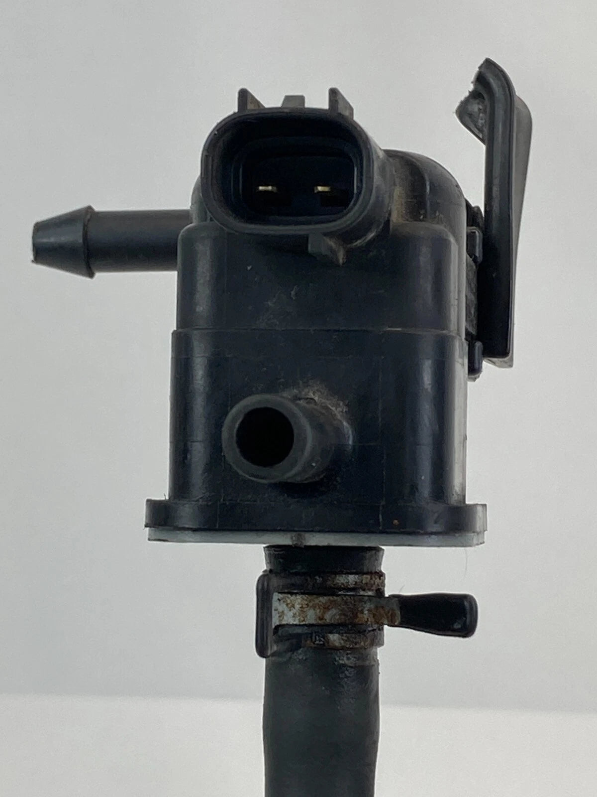 2009 2010 TOYOTA MATRIX VAPOR CANISTER PURGE SOLENOID VALVE SWITCH OEM