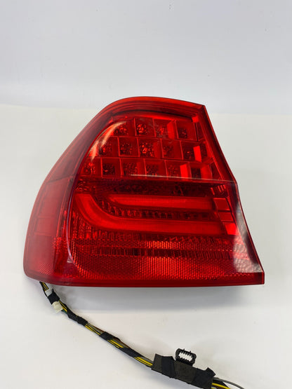 2009 2010 2011 BMW 328i 328i xDrive Left Driver Outer Tail Light Taillight OEM