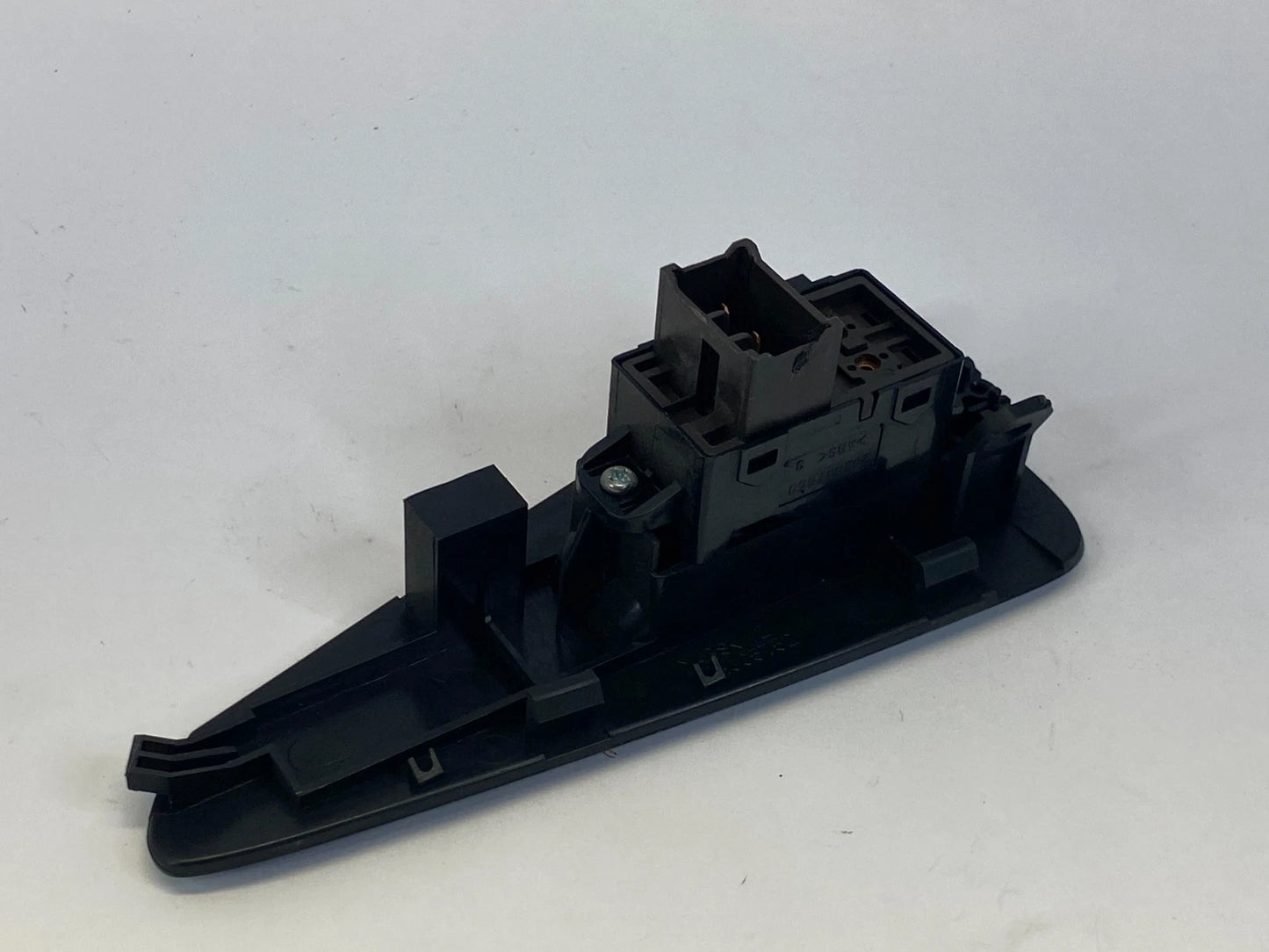 2010-2013 KIA FORTE REAR LEFT DRIVER SIDE POWER WINDOW SWITCH OEM 201005752