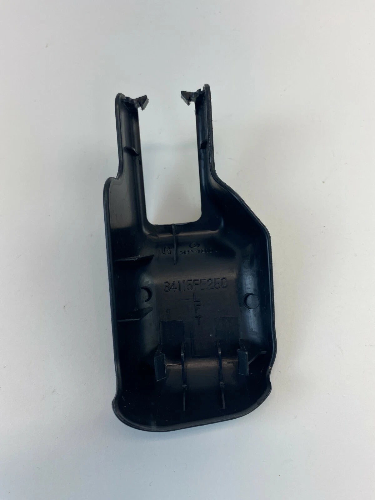 2002-2007 SUBARU IMPREZA LEFT SIDE SEAT TRACK BOLT COVER TRIM OUTER 64115FE250