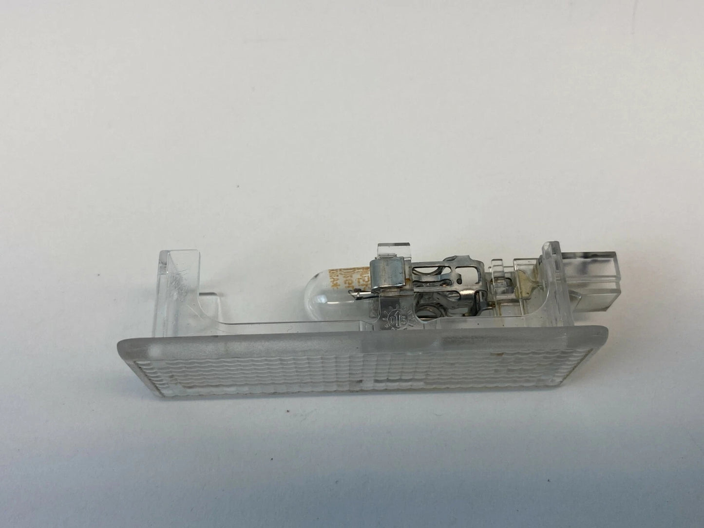 04 05 BMW 545I 04-07 525I REAR LEFT SIDE INNER DOOR LIGHT COURTESY LAMP 6961999