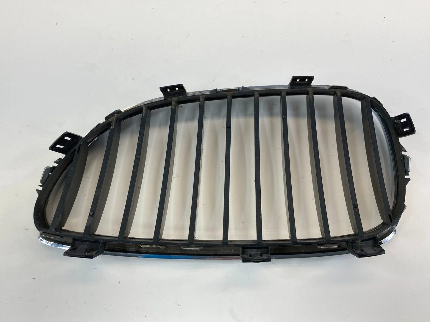 2009 2010 BMW 535I XDRIVE SEDAN RIGHT PASSENGER GRILLE UPPER BUMPER 106271 OEM