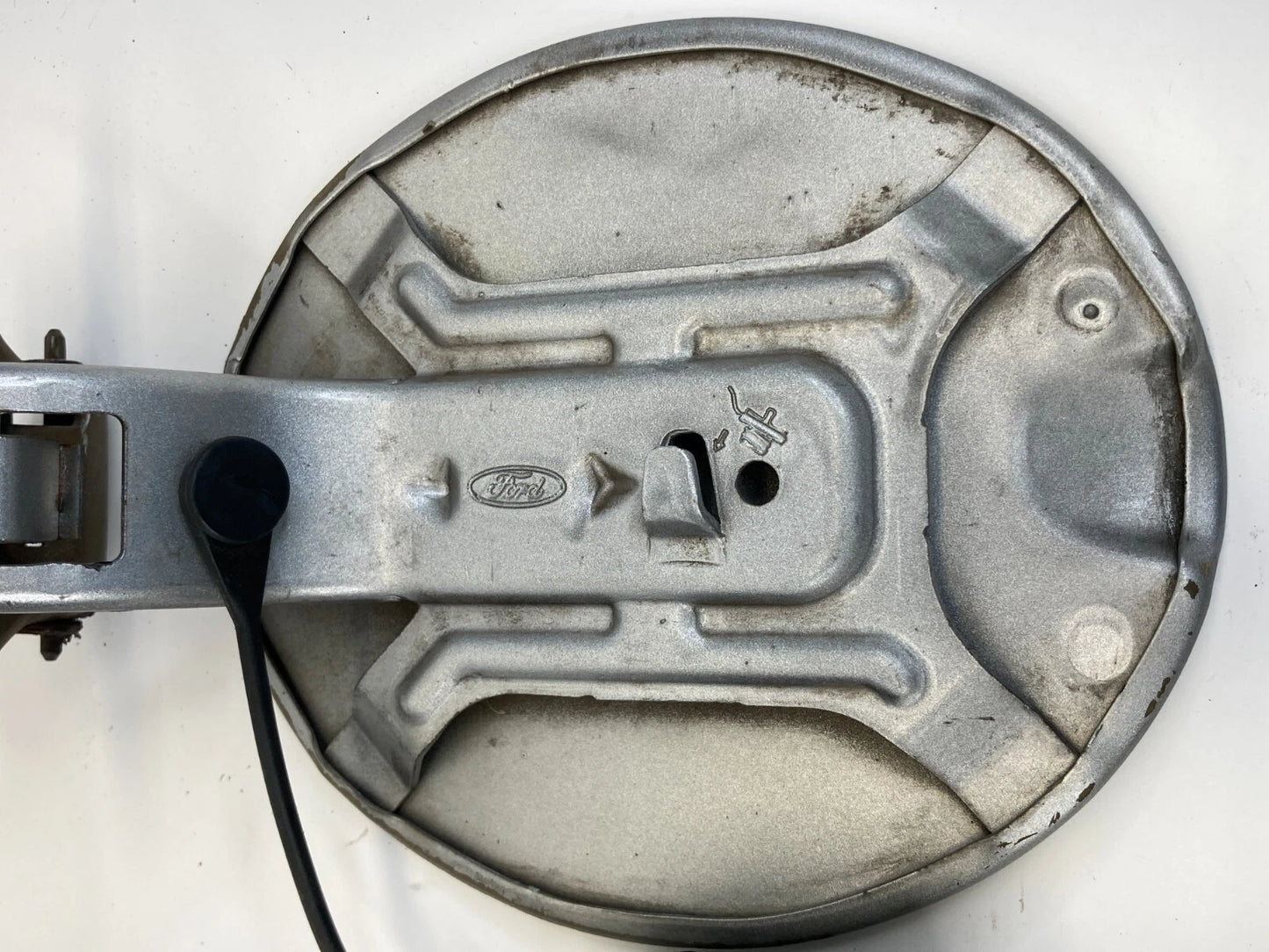 08 09 10 11 FORD FOCUS SEDAN 2.0 FUEL FILLER GAS LID DOOR COVER W/ TANK CAP TOP