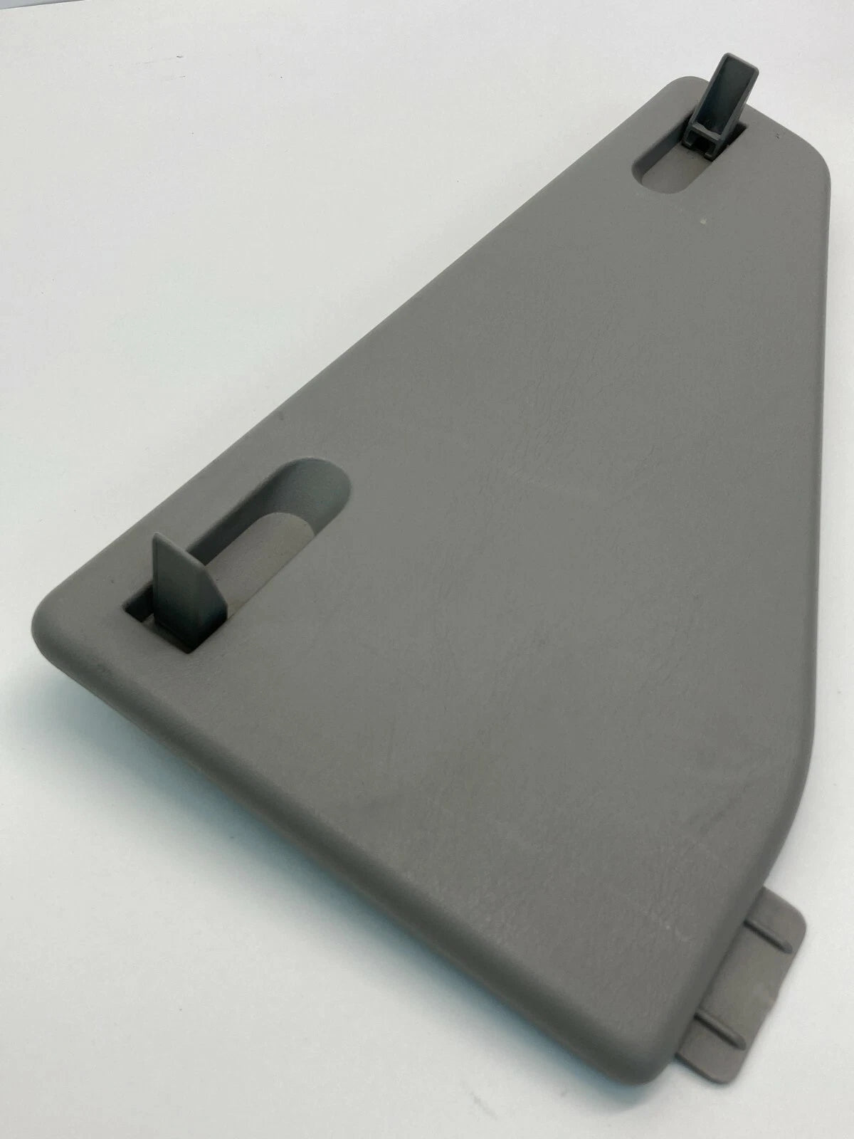 2002-2007 BUICK RENDEZVOUS REAR LEFT QUARTER PANEL INTERIOR STORAGE COVER CAP
