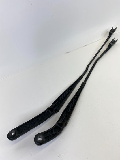 09-16 Audi A6 Quattro Front Right & Light Windshield Wiper Arm Pair 8K1-955-407