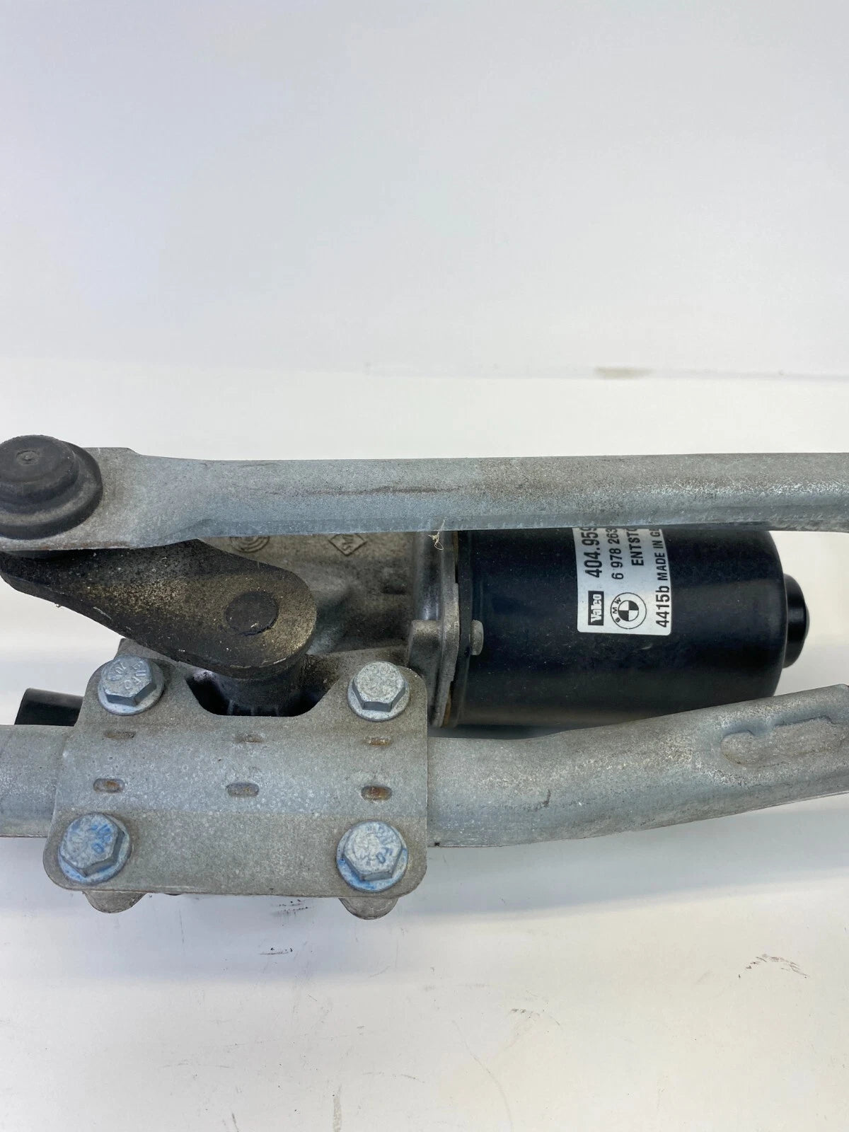 2006 BMW 330XI FRONT WINDSHIELD WIPER MOTOR LINKAGE ASSEMBLY OEM 697826301