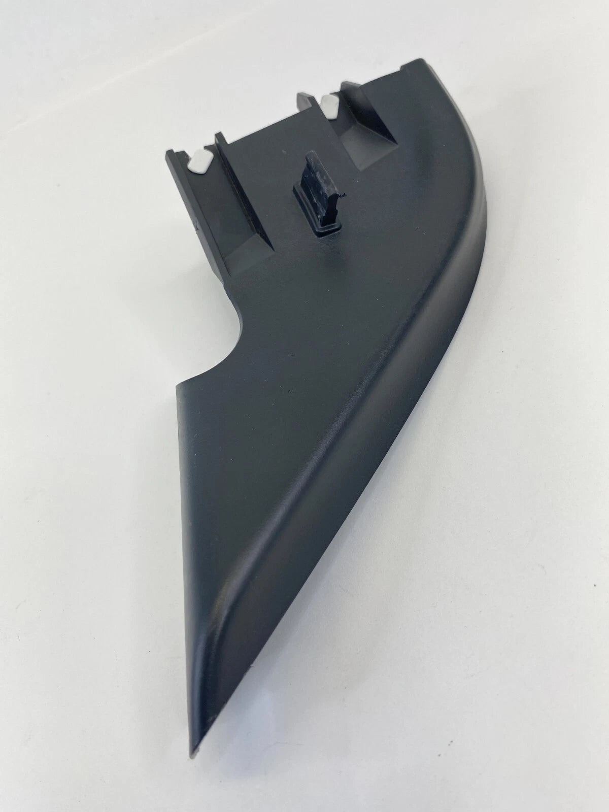 2012-2019 VOLKSWAGEN PASSAT INNER FRONT RIGHT SIDE MIRROR CORNER COVER 561837994