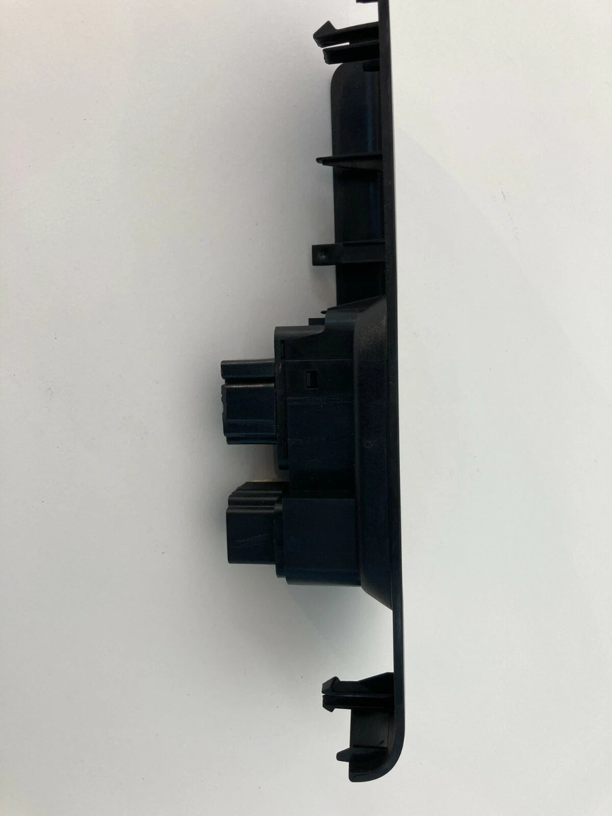 2004 2005 LAND ROVER FRONT RIGHT PASSENGER SIDE WINDOW LOCK BUTTON SWITCH OEM
