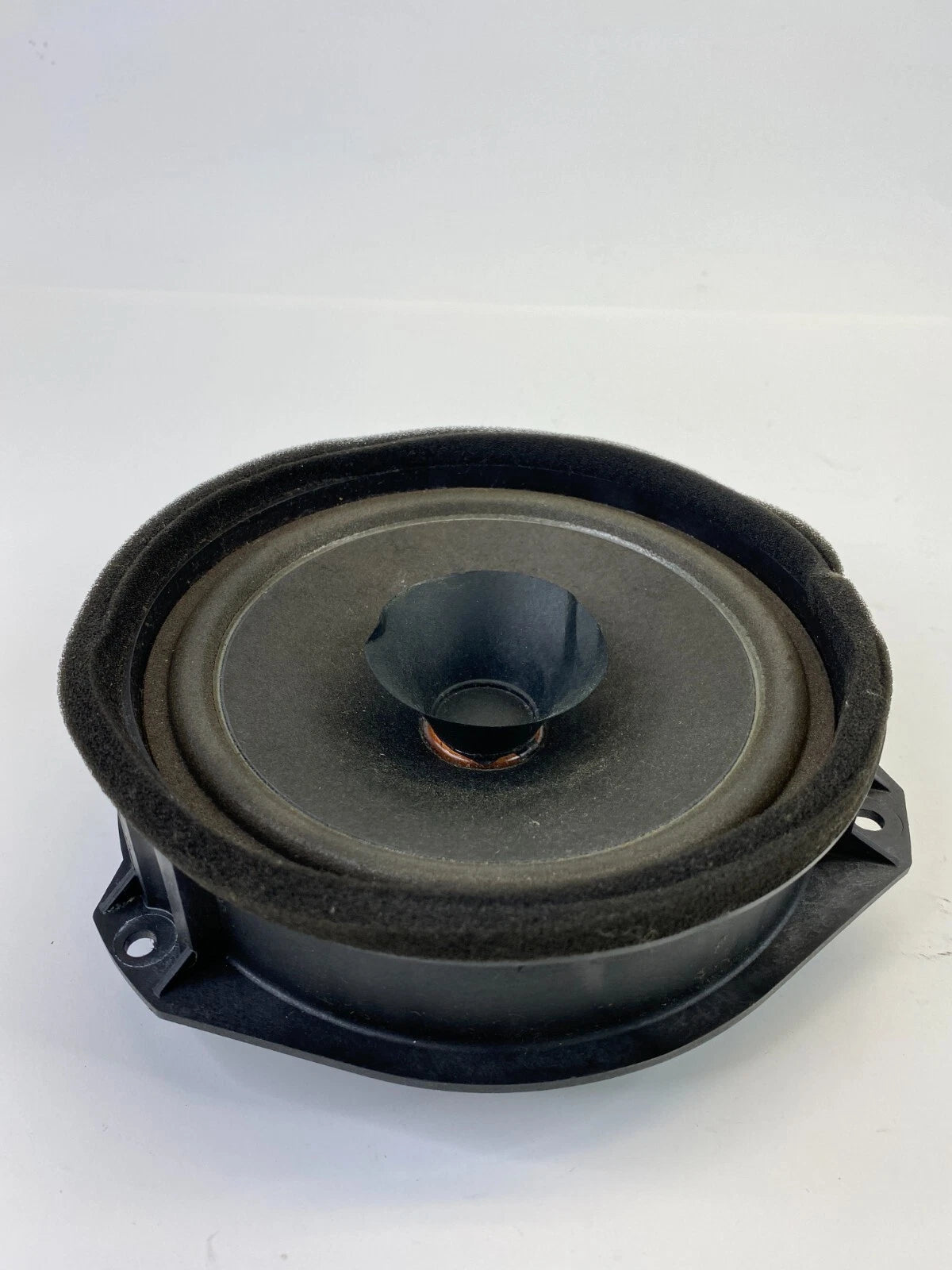 2010-2017 CHEVROLET EQUINOX REAR LEFT SIDE BACK DOOR AUDIO SPEAKER 20843946