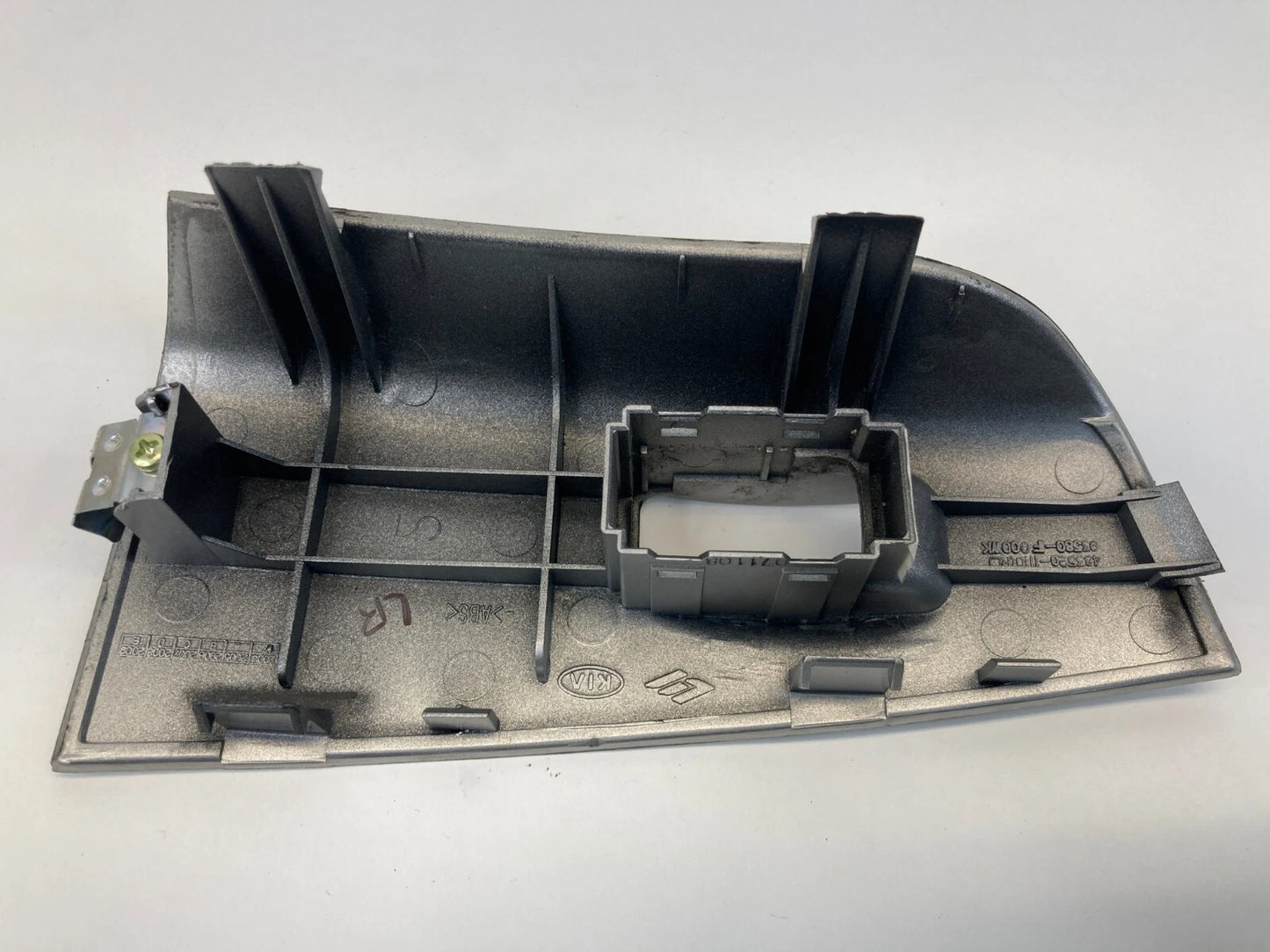 2005-2010 KIA SPORTAGE REAR LEFT LH DOOR WINDOW SWITCH BEZEL 935801F000 OEM