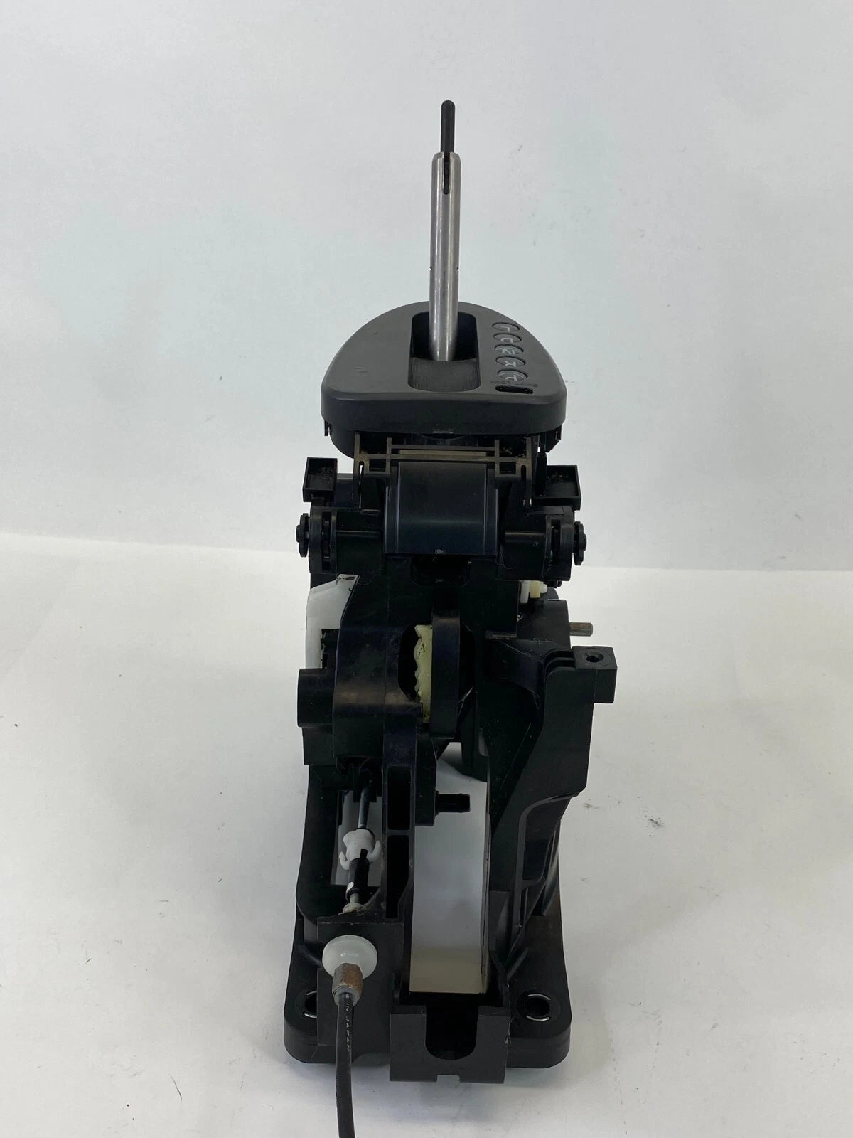 08-13 NISSAN ROGUE 2.5L A/T FLOOR GEAR SHIFTER SHIFT SELECTOR LEVER TDS-06H-A01