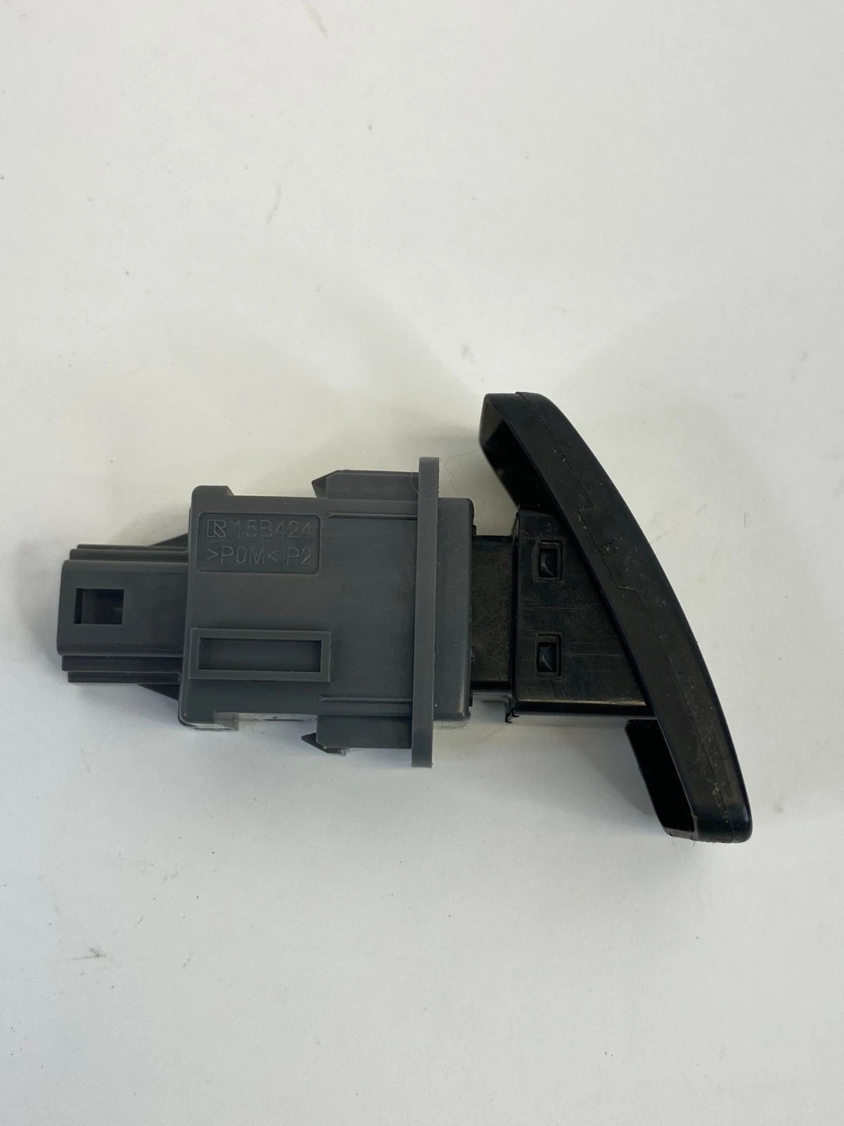 2009-2013 TOYOTA COROLLA EMERGENCY HAZARD LIGHT CONTROL SWITCH BUTTON 15B424 OEM