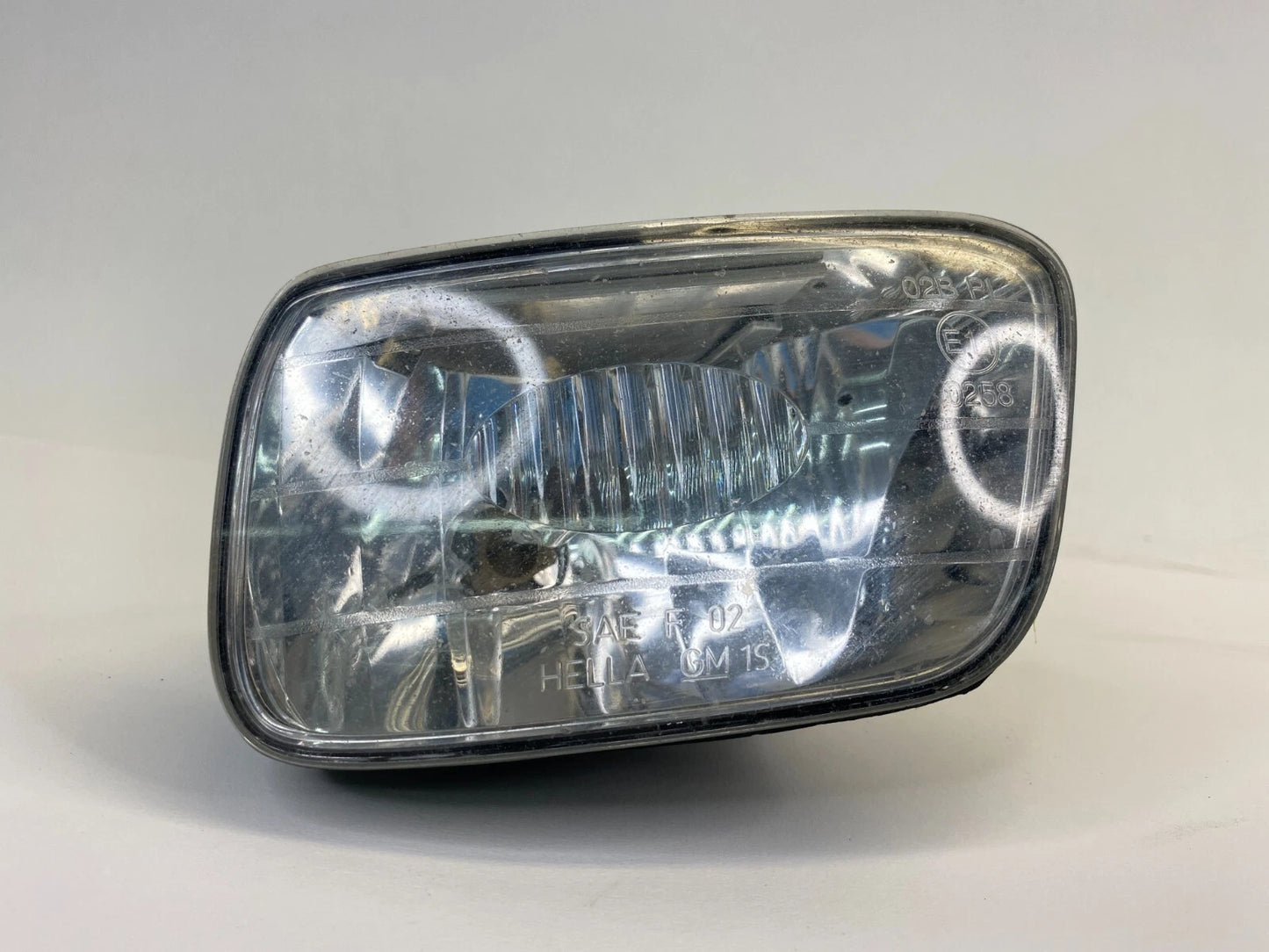 2002-2009 CHEVROLET TRAILBLAZER FRONT RIGHT PASSENGER SIDE FOG LIGHT LAMP OEM
