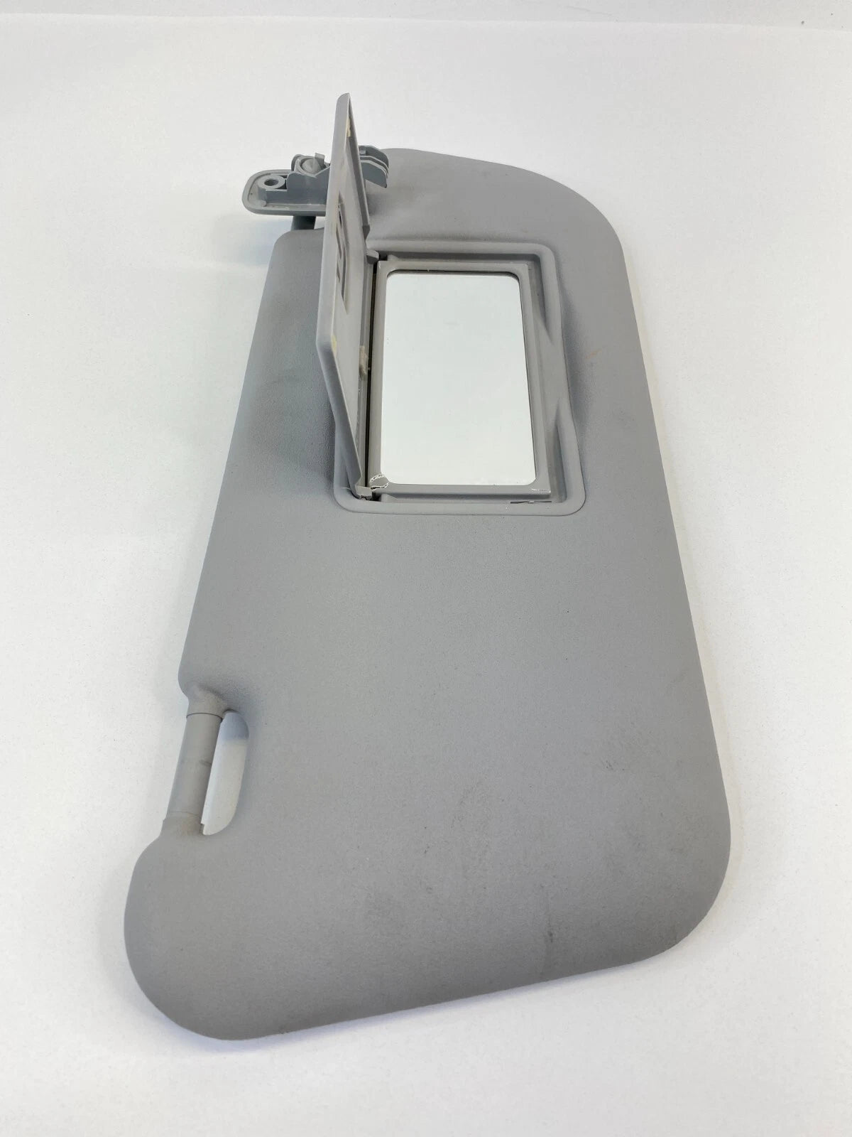 2004-2008 MAZDA3 MAZDA 3 SEDAN W SUNROOF RIGHT PASSENGER SUNVISOR SUN VISOR
