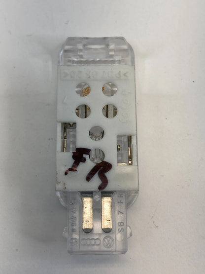 2006-2018 AUDI A6 FRONT RIGHT PASSENGER SIDE DOOR PANEL COURTESY LIGHT LAMP OEM