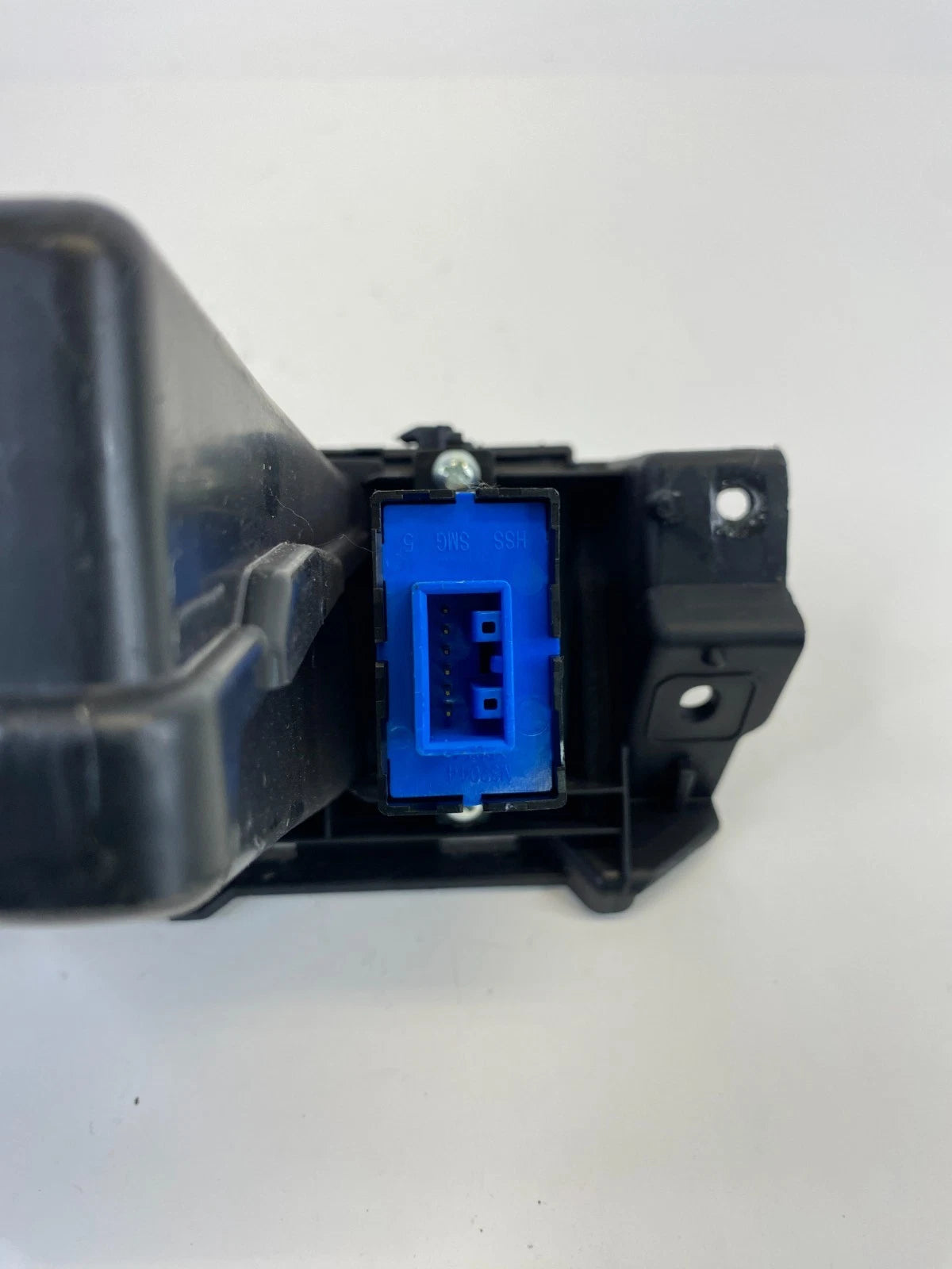 2007-2012 ACURA RDX DASH STORAGE COMPARTMENT W POWER OUTLET & HEATED SEAT SWITCH