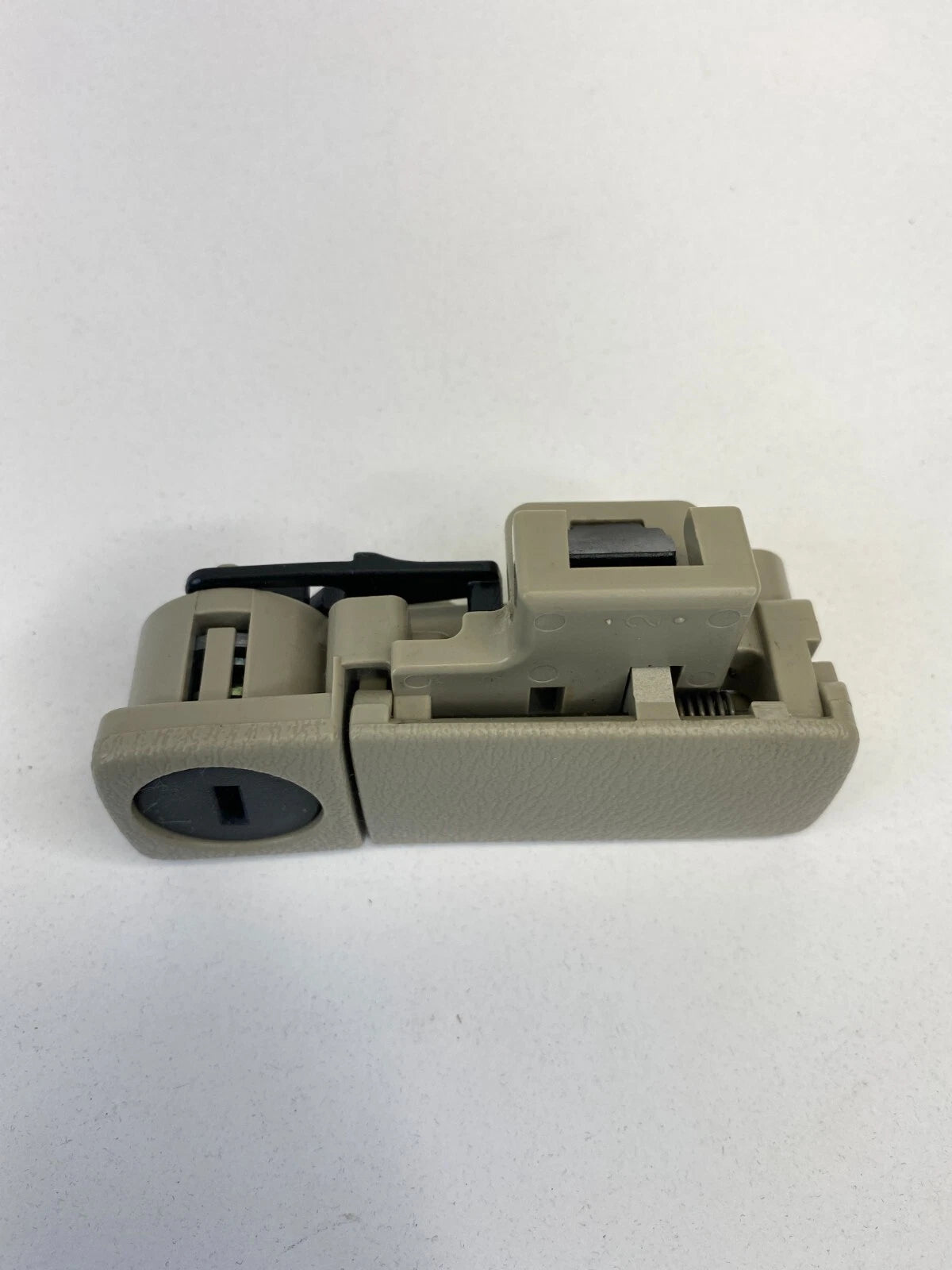 2001 2002 2003 INFINITI QX4 GLOVE BOX COMPARTMENT LATCH HANDLE LOCK OEM