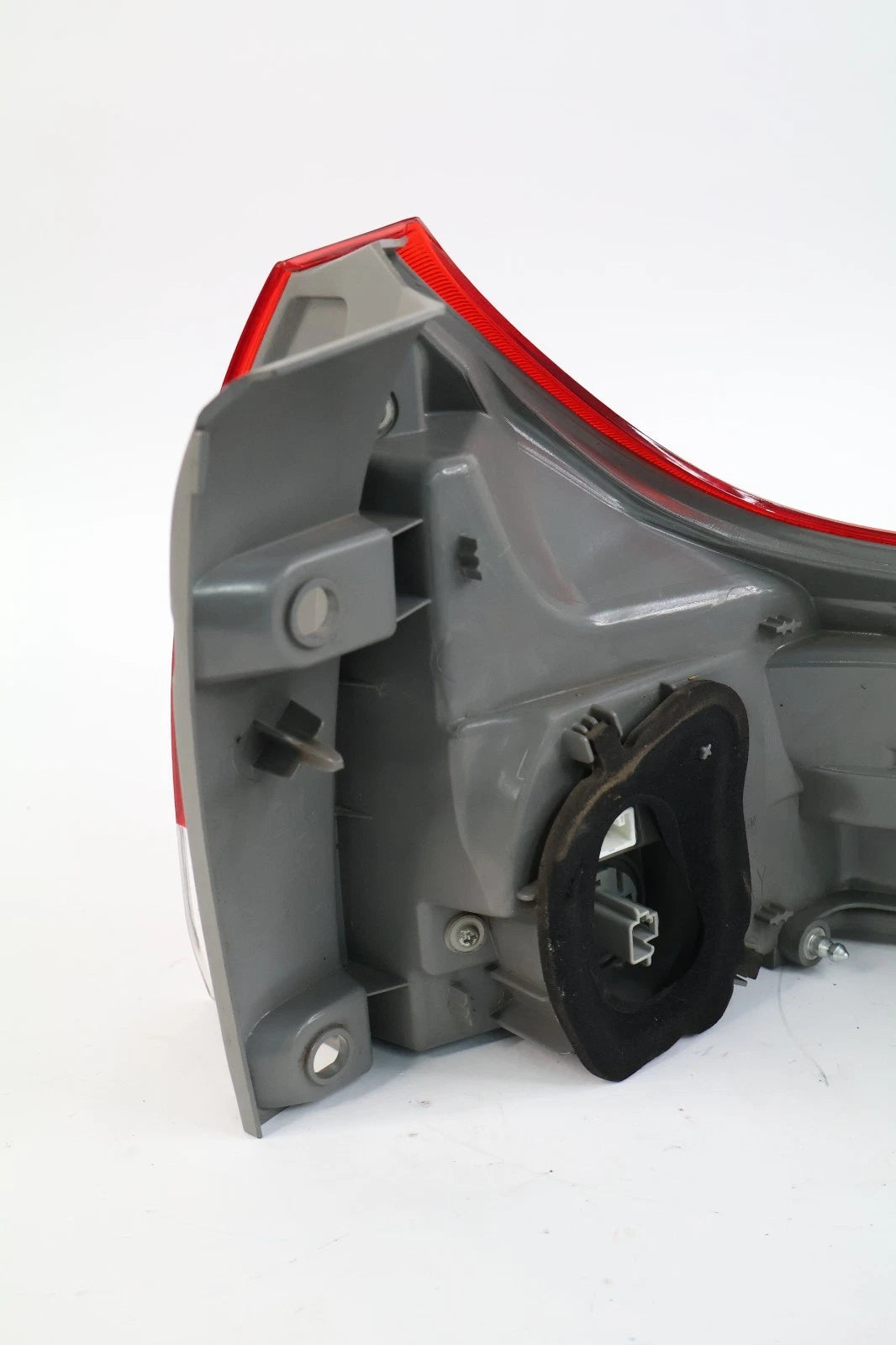 2011-2014 TOYOTA SIENNA REAR LEFT DRIVER OUTER LED TAILLIGHT TAILLAMP OEM