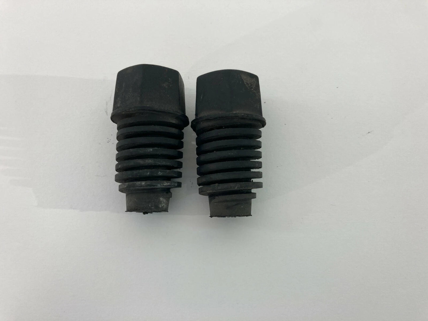 2006-2008 CHEVROLET MALIBU FRONT HOOD ADJUSMENT RUBBER BUMPER STOP SET PAIR OEM