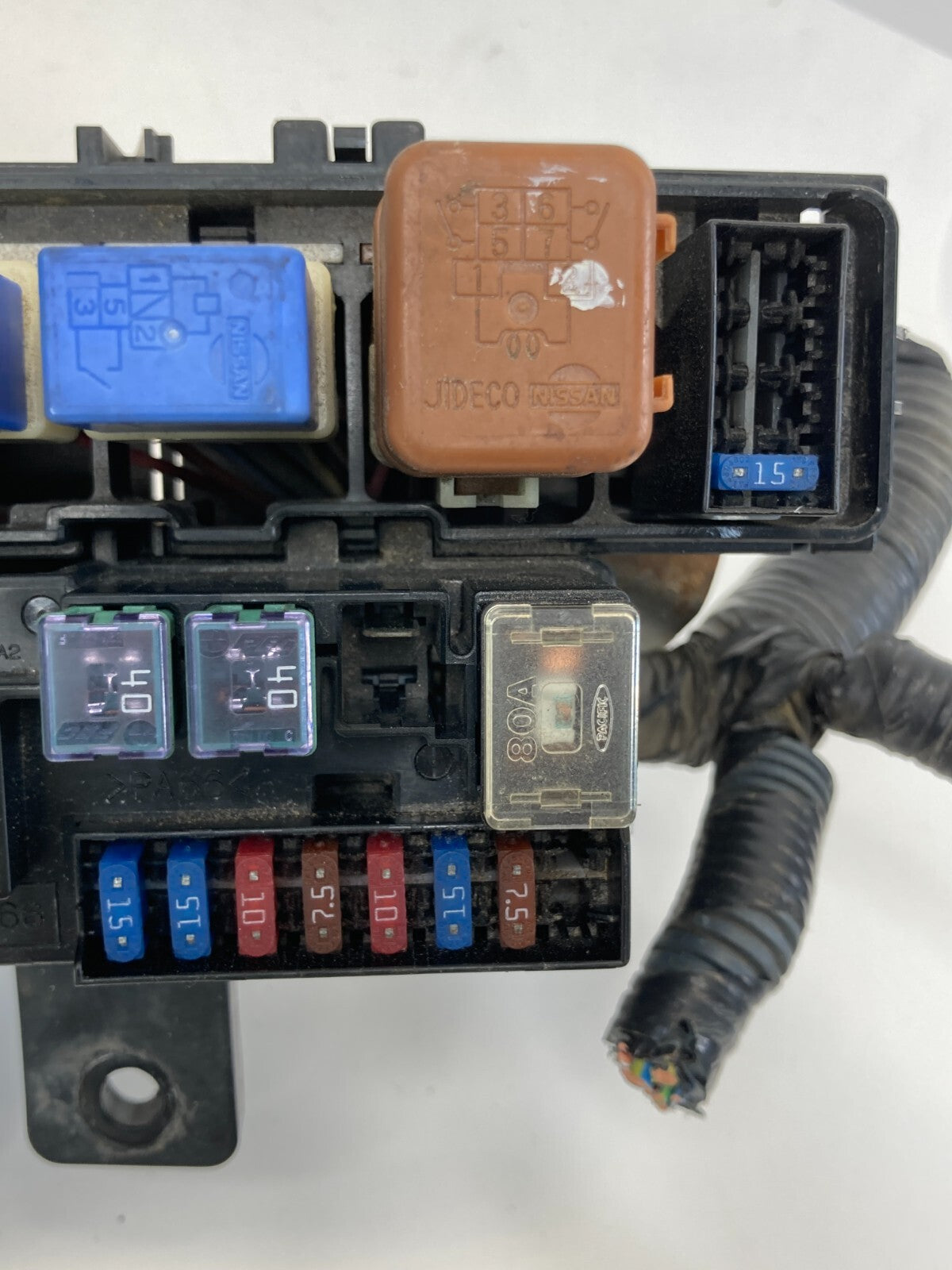 01-04 Nissan Pathfinder 3.5L 4WD Under Hood Fuse Relay Box Fusebox 24382-4W000