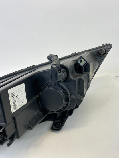 11 12 13 KIA SORENTO FRONT RIGHT PASSENGER HEADLIGHT HEADLAMP 92102-1U200 OEM