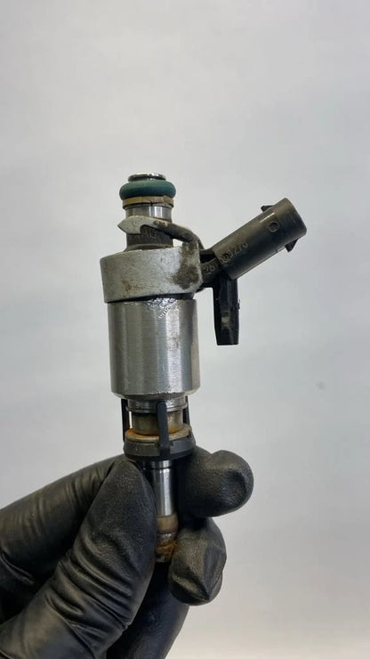 2014-2017 VOLKSWAGEN PASSAT 1.8T FUEL INJECTOR RAIL W 3 INJECTORS & SENSOR