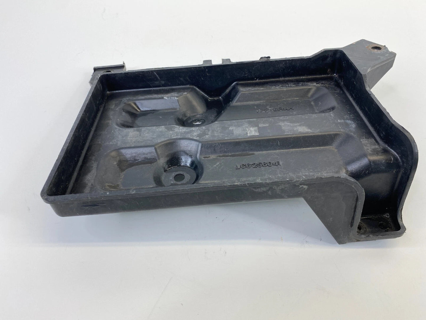 2000-2006 MAZDA MPV FRONT ENGINE BATTERY TRAY HOLDER PAD COVER OEM LC6256041