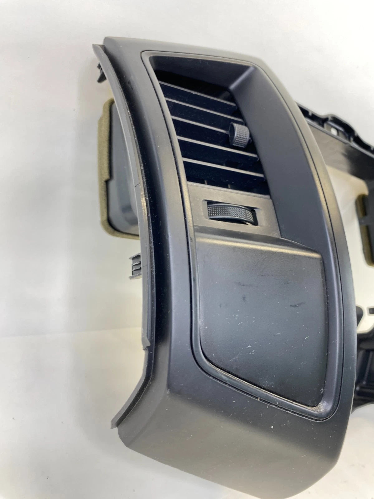 05-11 TOYOTA TACOMA CENTER DASH BEZEL RADIO TRIM W/ AIR VENT 55680-040200 OEM