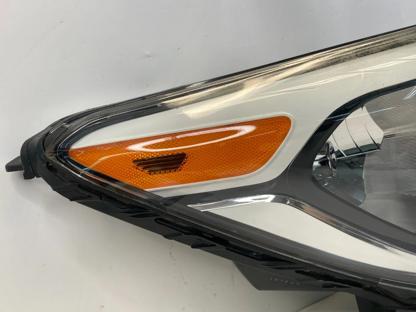 2014-2016 KIA SOUL FRONT RIGHT SIDE HEADLIGHT HEADLAMP HALOGEN 92102-B2230 OEM