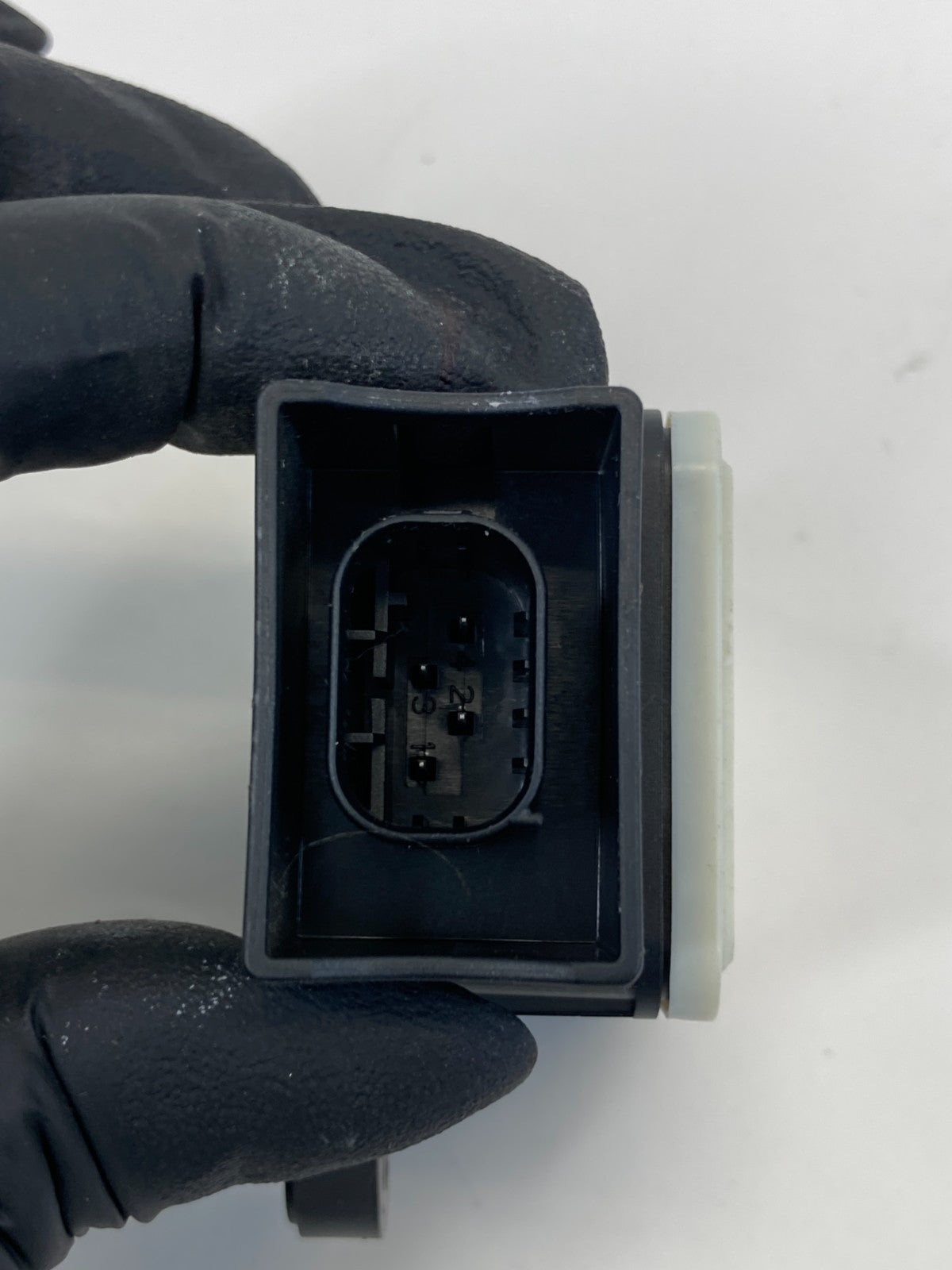 2008-2014 Hyundai Sonata 2.4L Suspension Yaw Rate Sensor Module 95690-3K500