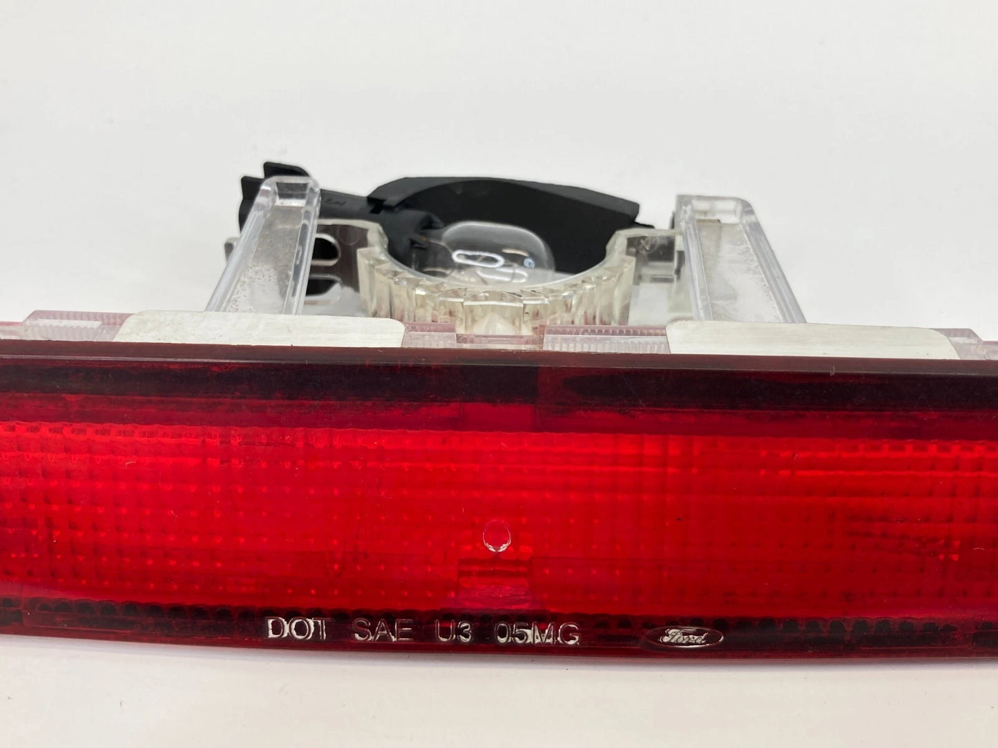 05-09 FORD MUSTANG COUPE REAR HIGH MOUNT THIRD 3RD BRAKE STOP LIGHT 4R3313A613A