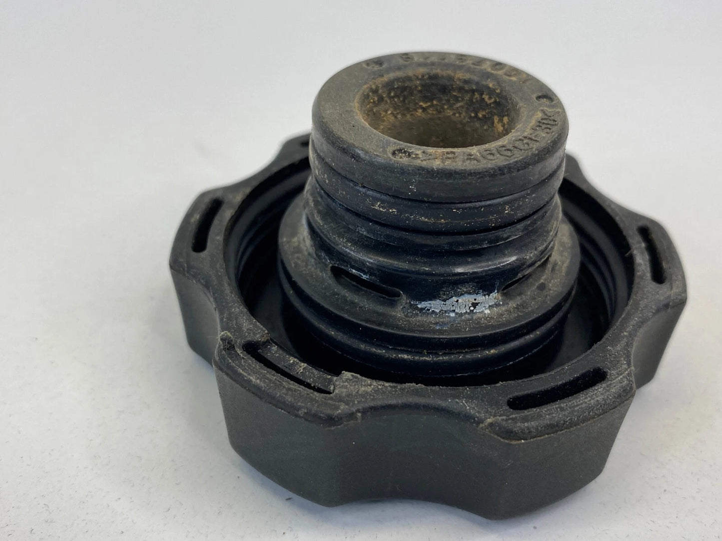 2006-2009 PONTIAC TORRENT RADIATOR COOLANT FLUID RECOVERY CAP COVER 15075118 OEM