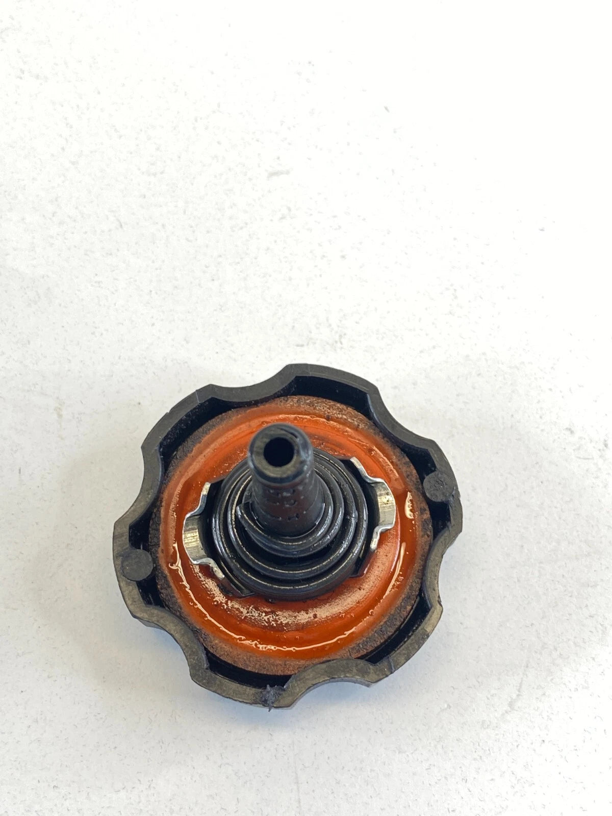 95-99 04 05 CHEVROLET MONTE CARLO POWER STEERING FLUID RESERVOIR COVER CAP LID