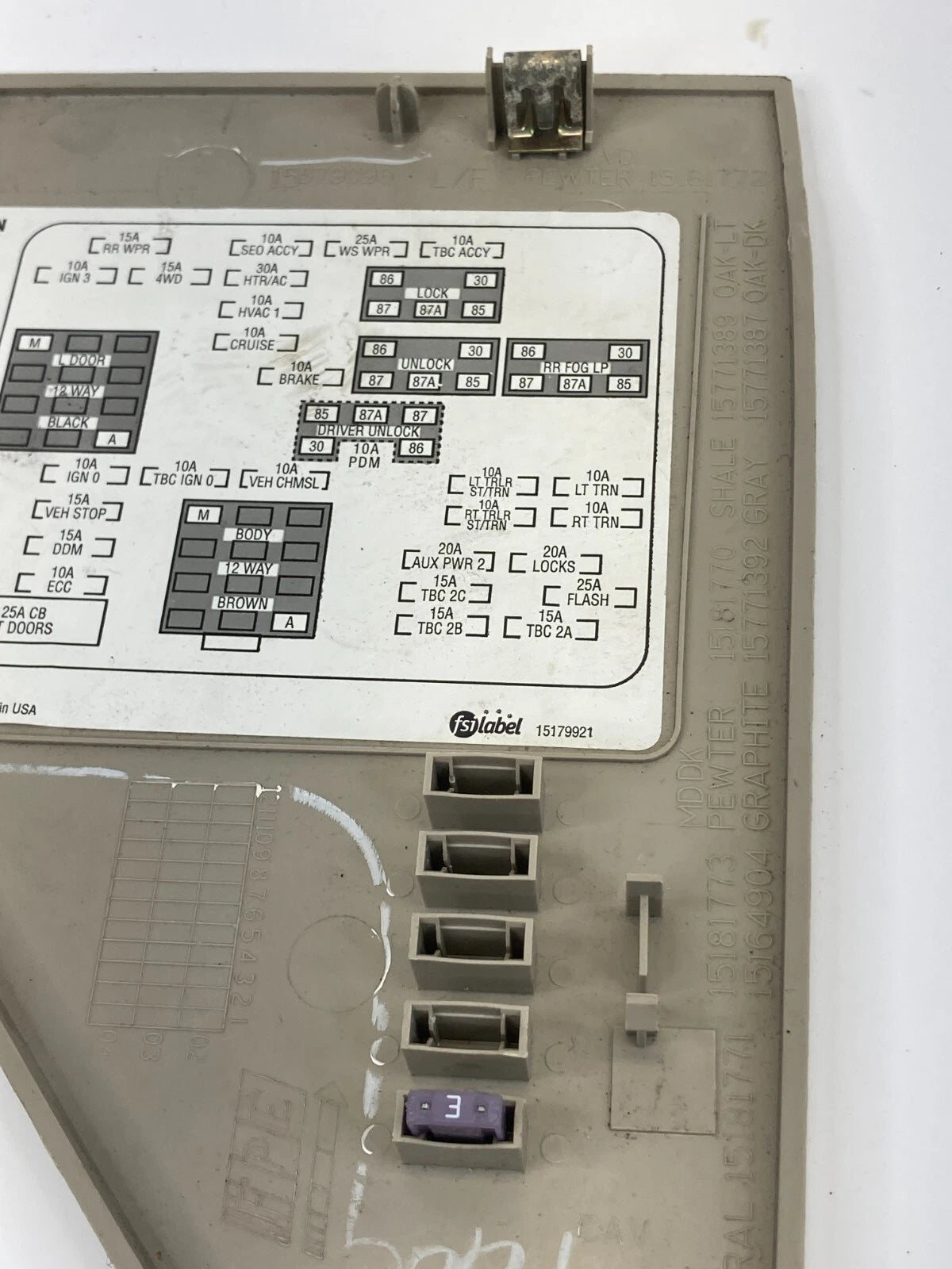 2000 CHEVROLET TAHOE GMC YUKON DASHBOARD LEFT END CAP COVER BEZEL TRIM 15771392