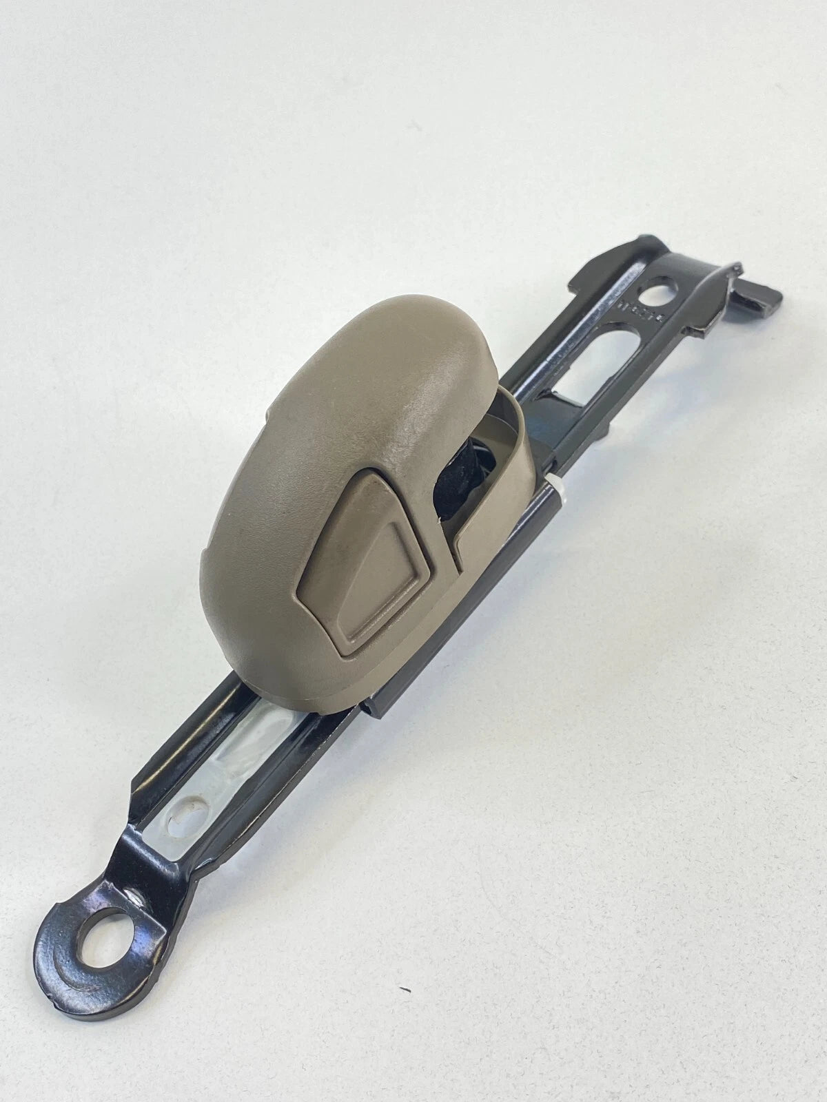 2011-2016 CHRYSLER TOWN & COUNTRY FRONT RIGHT PASSENGER SEAT BELT ADJUSTER OEM
