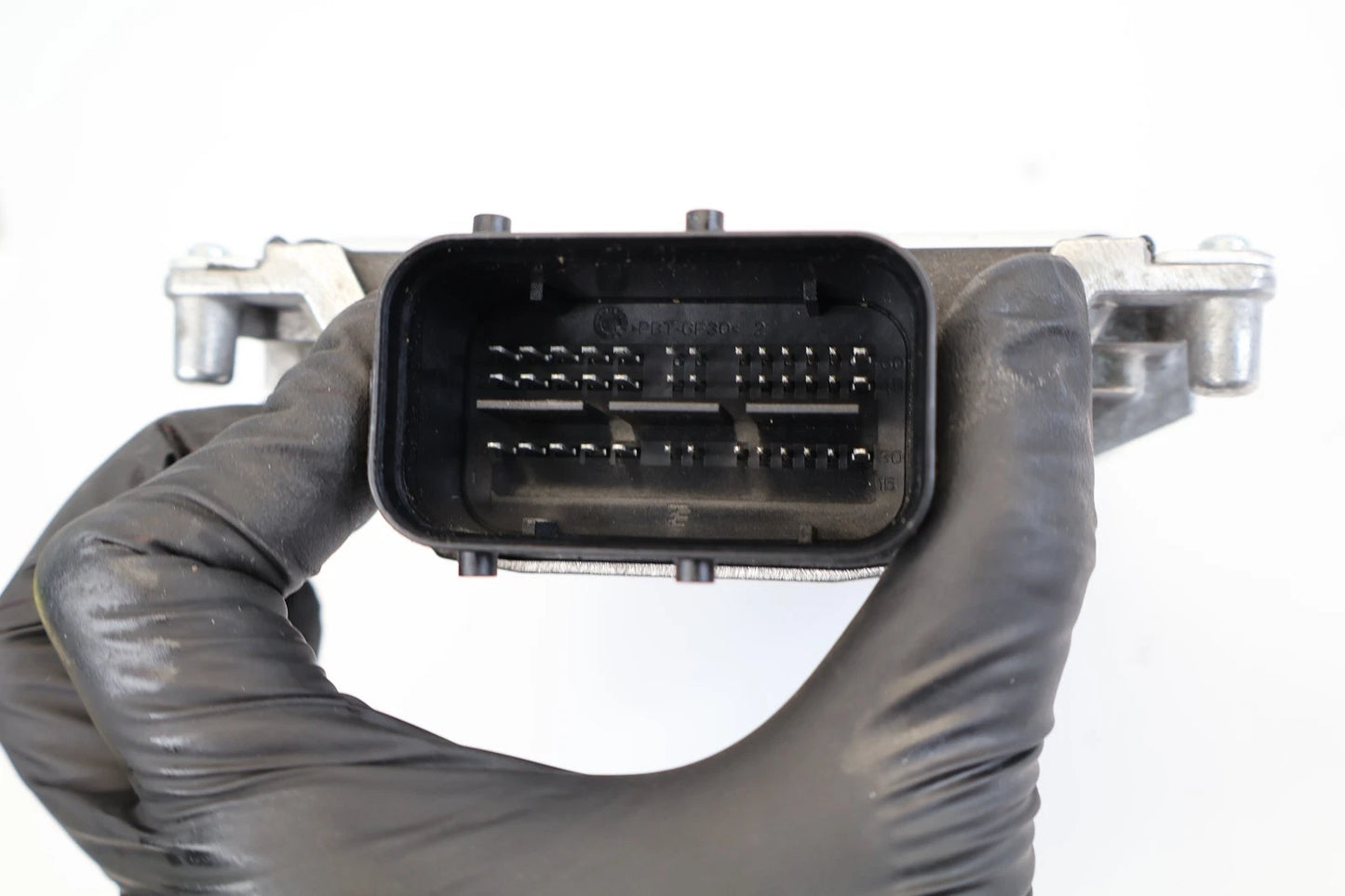 2014 2015 KIA SORENTO 3.3L FUEL INJECTION CONTROL MODULE 39172-3CXA0 OEM