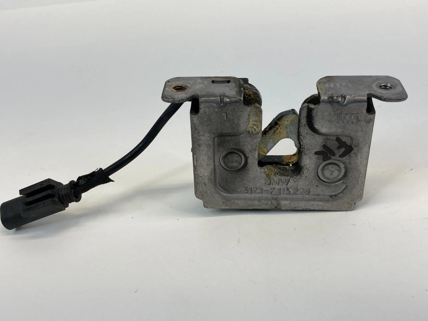 2006 BMW 330I 325I FRONT RIGHT HOOD LOCK LATCH RELEASE ACTUATOR 5123-7115229