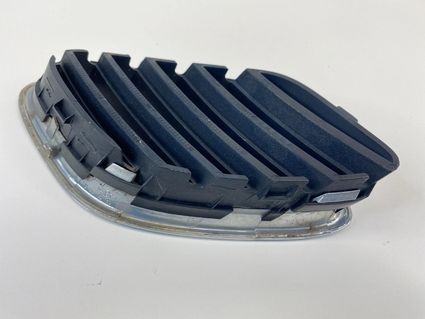 03-07 SAAB 9-3 CONVERTIBLE FRONT BUMPER RIGHT UPPER GRILLE INSERT 12787228 OEM
