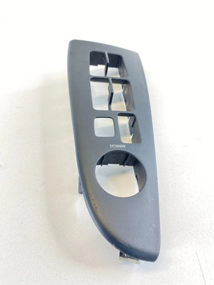 07-10 HYUNDAI ELANTRA SEDAN FRONT LEFT DOOR WINDOW SWITCH BEZEL 93570-2H010 OEM