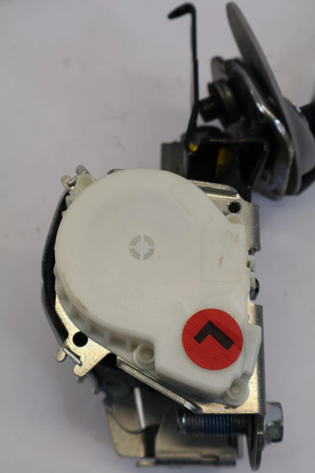 2011-2014 HYUNDAI SONATA FRONT LEFT SIDE SEAT BELT RETRACTOR 88810-3Q000-RY