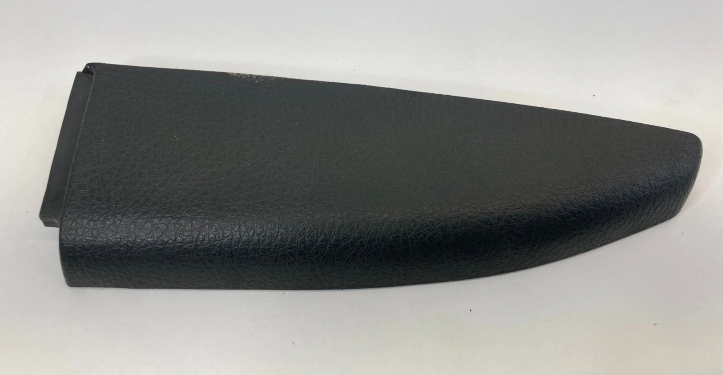 2010-2013 KIA SOUL FRONT RIGHT SIDE DOOR PANEL ARMREST ARM REST 82720-2K000 OEM