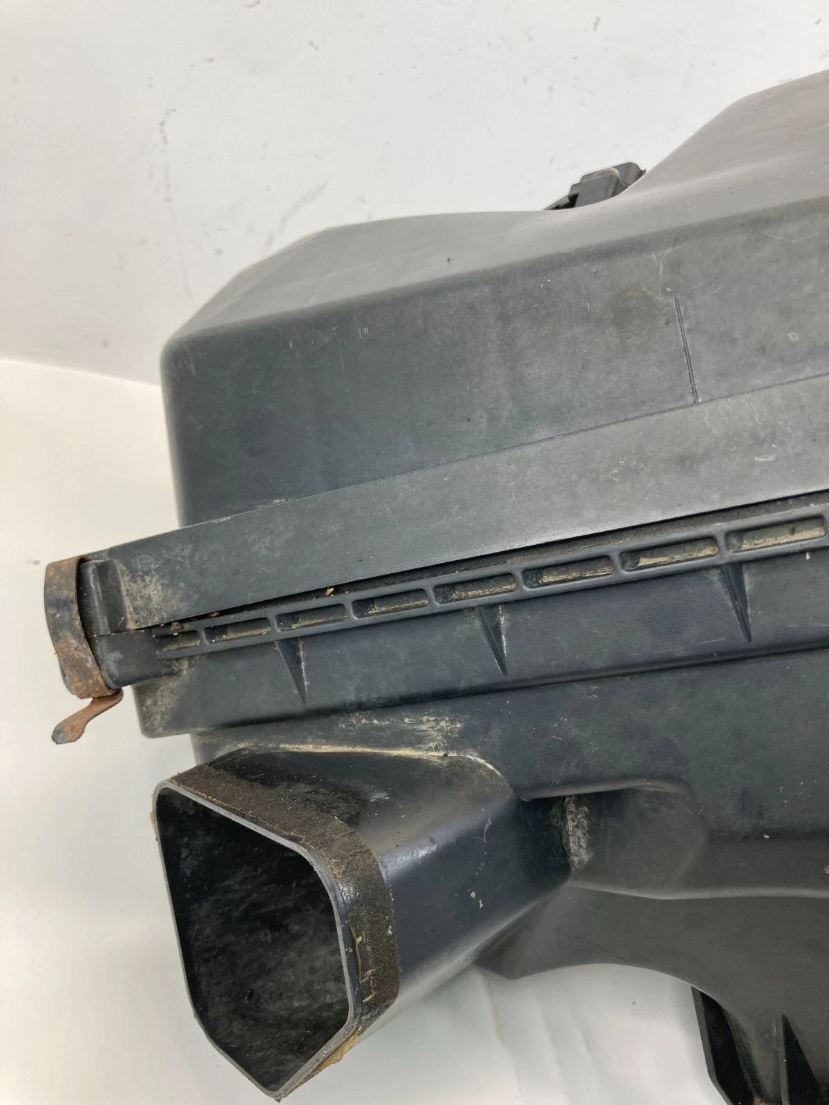 2013 INFINITI JX35 3.5 UPPER AIR INTAKE CLEANER FILTER BOX HOUSING ASSEMBLY OEM