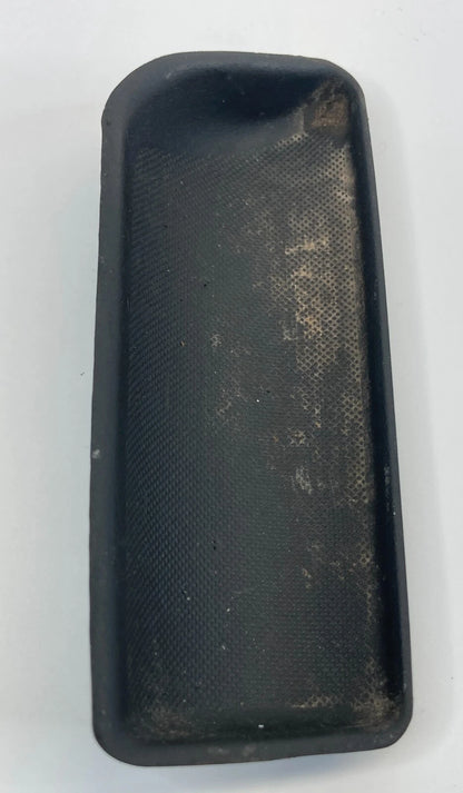 2006-2013 CHEVROLET IMPALA REAR RIGHT PULL HANDLE COVER SCREW CAP TRIM 10352912