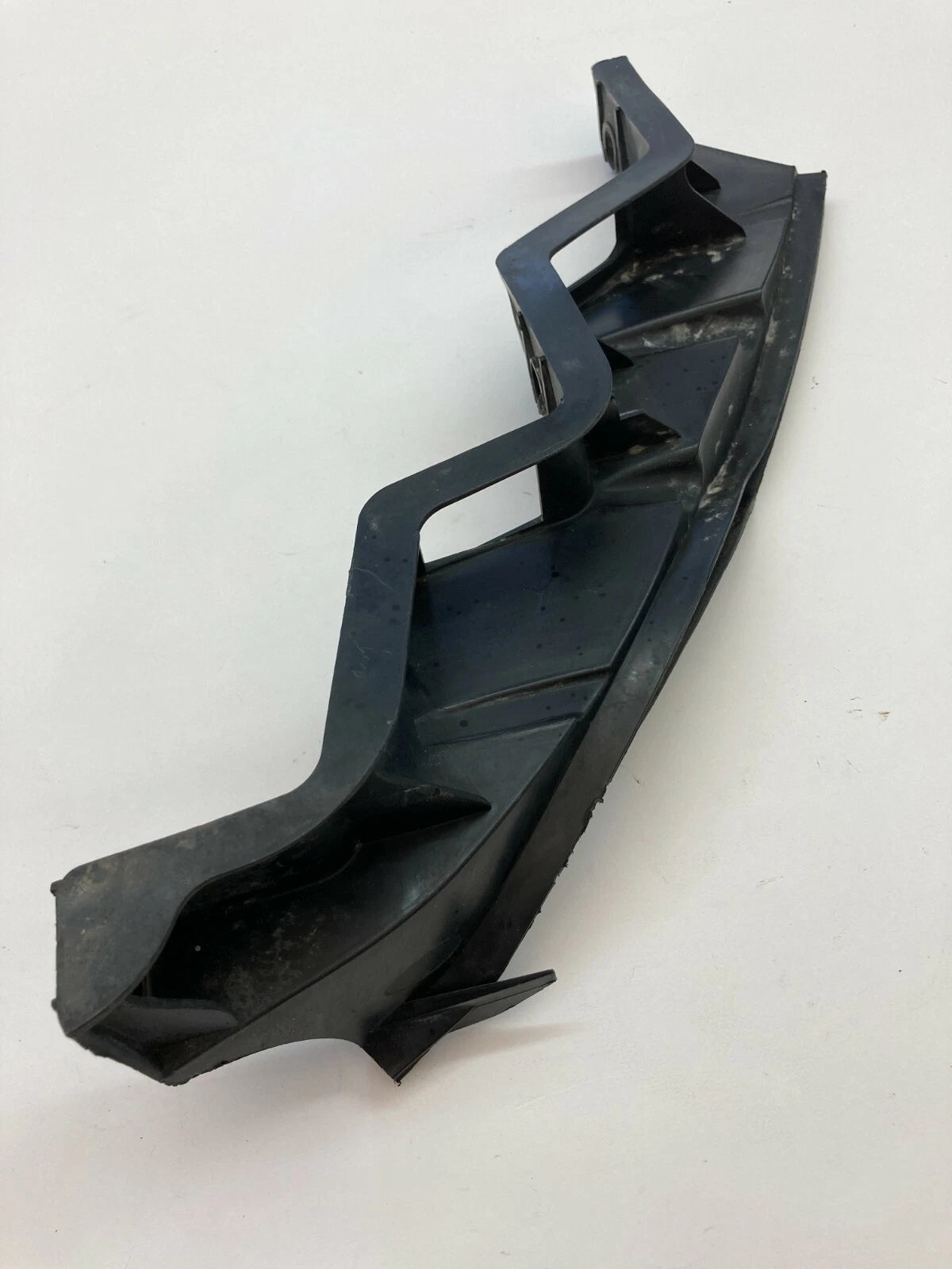 2006-2010 VOLKSWAGEN PASSAT FRONT LEFT SIDE BUMPER MOUNT BRACKET 3C0-807-889 OEM