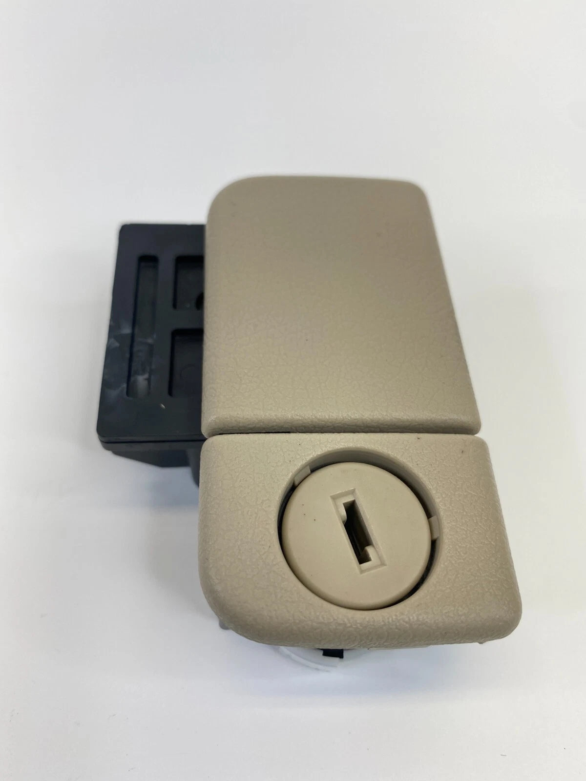 2000-2006 MAZDA MPV GLOVE BOX COMPARTMENT LOCK LATCH RELEASE HANDLE OEM